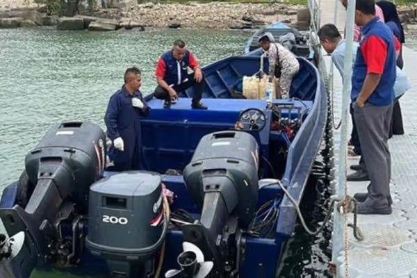 2025-01-29-5916Kapal cepat (ft APMM).jpg